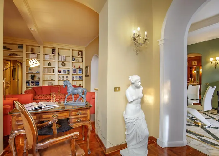 Condotti Spanish Steps Ambassador Apartment Rome