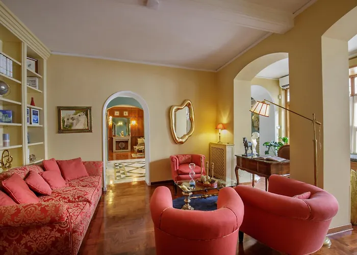 Apartment Condotti Spanish Steps Ambassador Rome