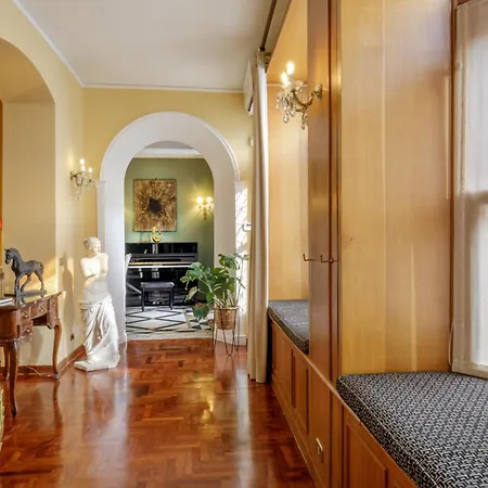 Apartment Condotti Spanish Steps Ambassador Rome